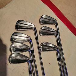 TAYLORMADE IRONS - - P 790