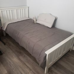 Twin Bed With Mattress 