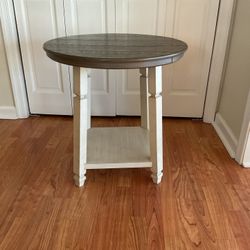 End Table  24 By 24