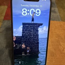 iPhone 15 iCloud Unlocked and Open Network Excellent Condition 