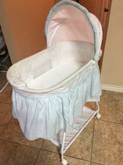 Bassinet. Light blue