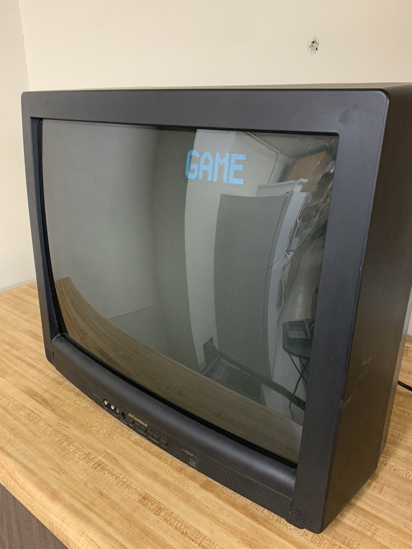 Sylvania 27 Inch CRT TV