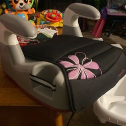 Toddler Booster Car Seat Price 15$. Pick Up. E. 72.  and Grand View.   E.  Tacoma 