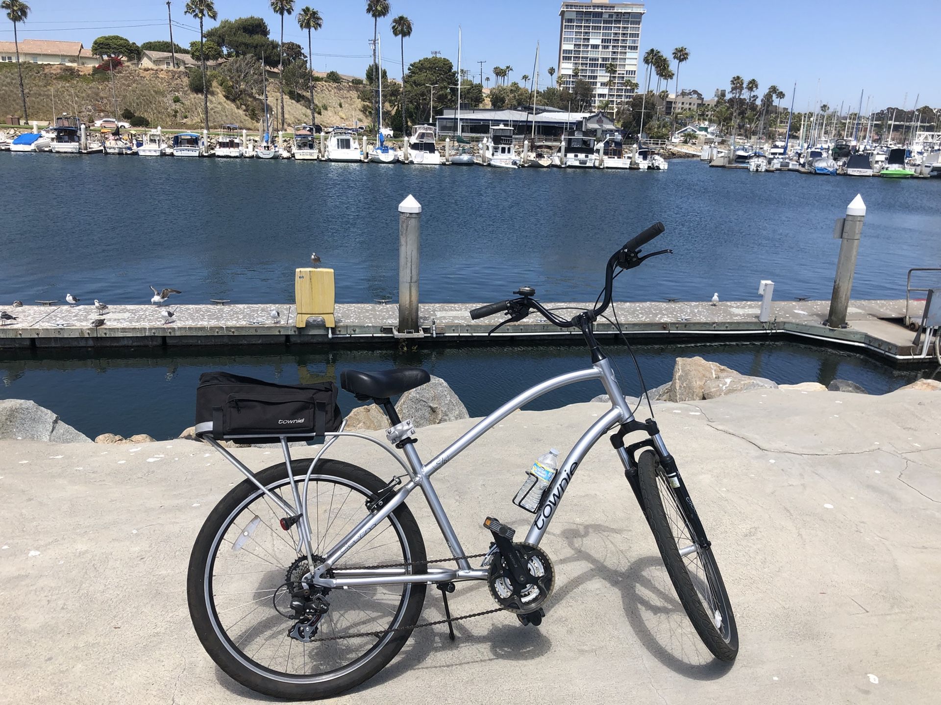 Townie 21D Electra 21 speed with front suspension and rear rack