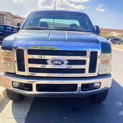 2008 Ford F-350 Super Duty Lariat, a heavy-duty pickup truck. 