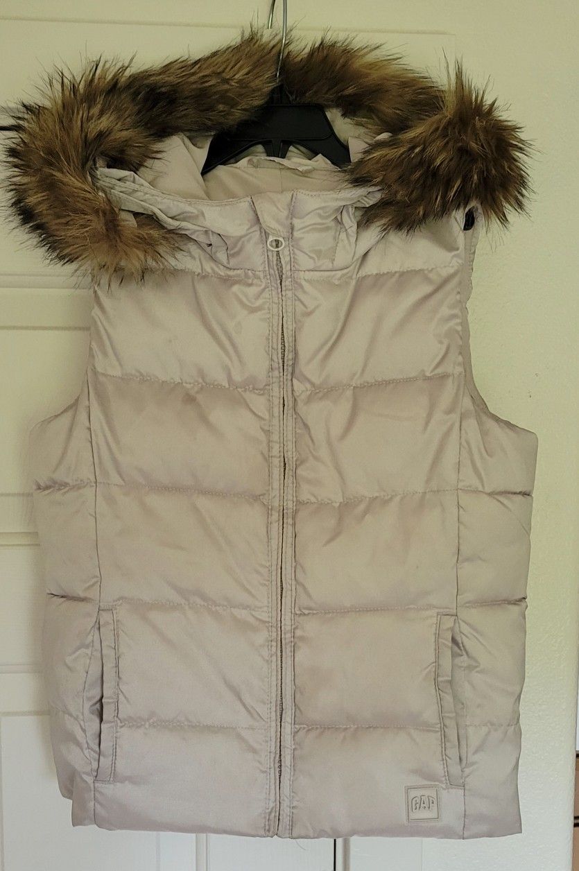 Girls Gap Vest Size M