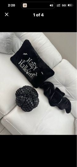 Halloween Decor Set – Pillow, Bat, Pumpkin