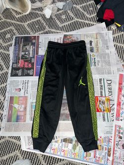 Jordan joggers black with neon green logo size 4T boys