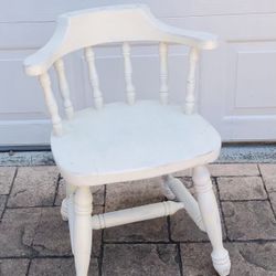 3X White Captain Chairs