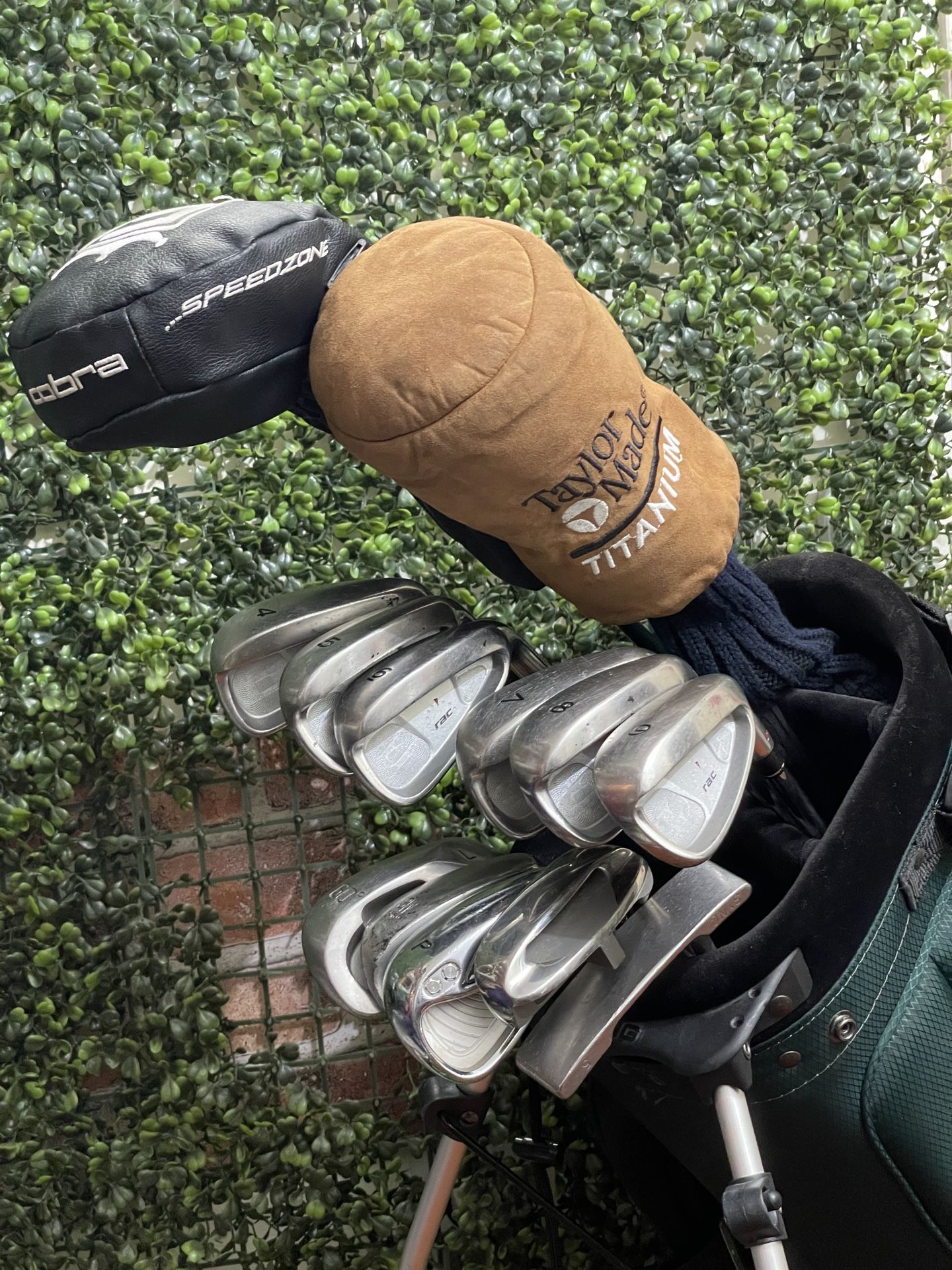 Taylormade Golf Club Set