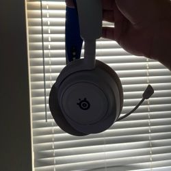 Steel Series Arctis Nova 7