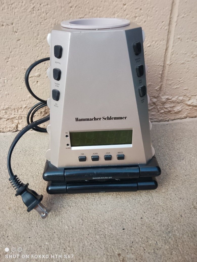 "HAMMACHER SCHLEMMER" PROGRESSION NATURE SOUNDS LIGHTED AROMATHERAPY ALARM CLOCK