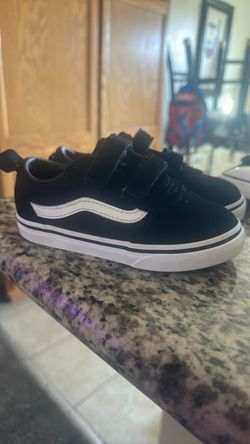 Kids size 9 shoes
