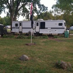 Dutchman Classic Camper
