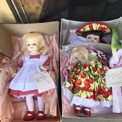 5 Dolls