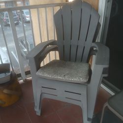 4 patio chairs