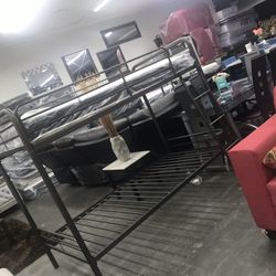 Bunk Bed With 2 Twin Matt  