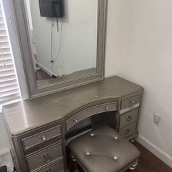 Vanity & Seat 