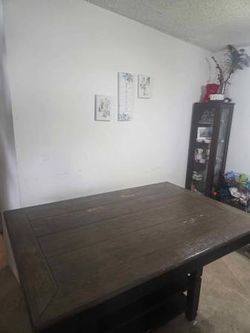 Dining Table with 6 chairs
