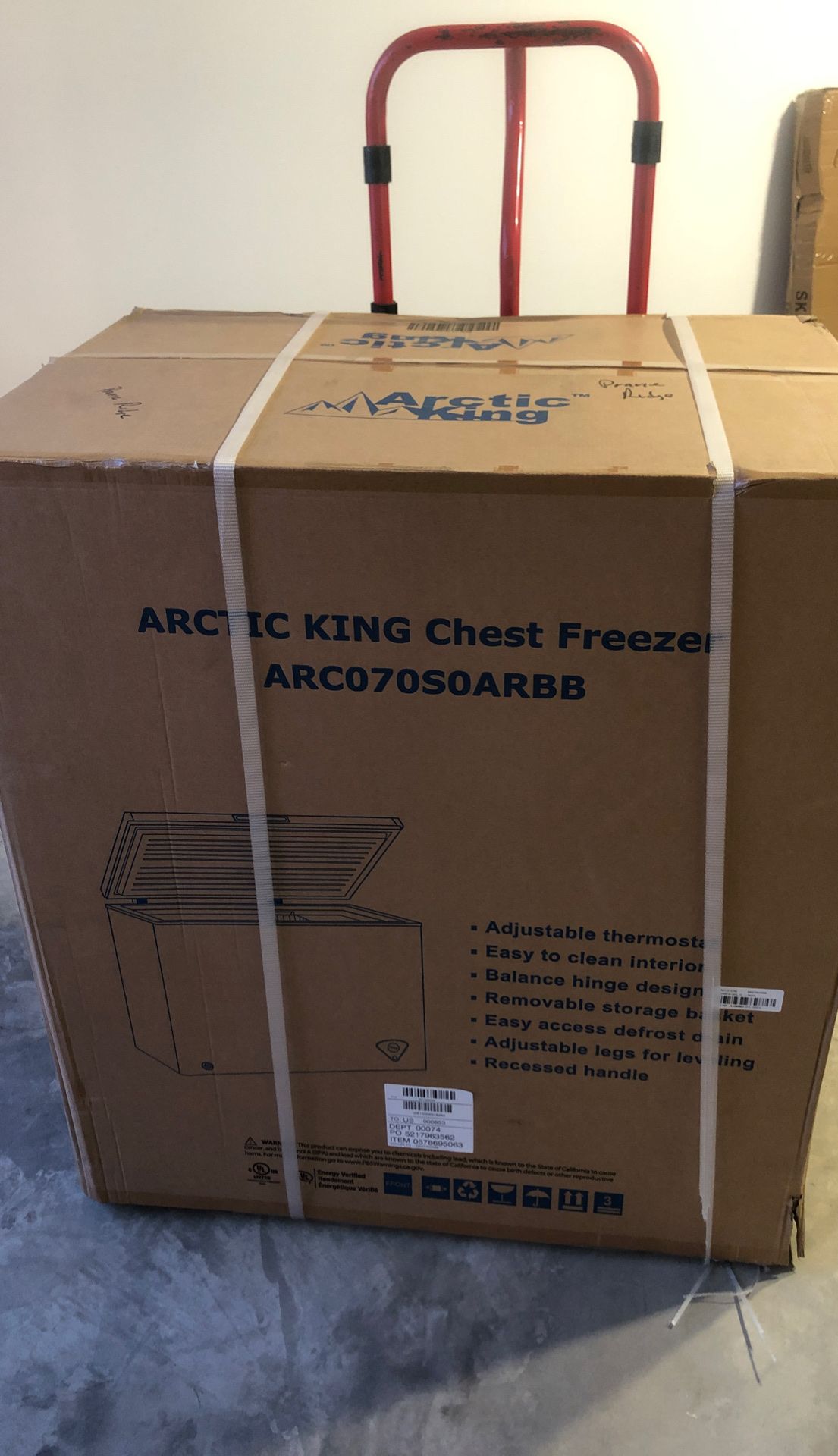 Arctic King 7.0 cu ft chest freezer black new in box
