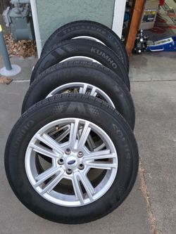 Ford mustang 17in tires and rims