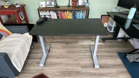 Sit Stand Desk & monitors