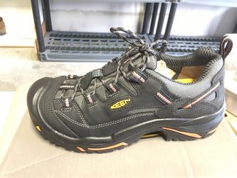 Keen utility footwear man 9 D