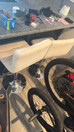 Adjustable barstool chairs