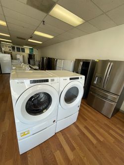Whirlpool frontload washer and dryer set