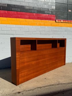 Mid-Century Modern King Size Headboard – Warm Wood Grain & Storage Cubbies