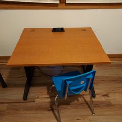 Kids Desk With Outlets And Chair