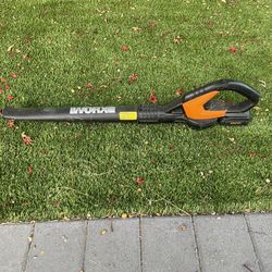 Worx Leaf blower - 20V