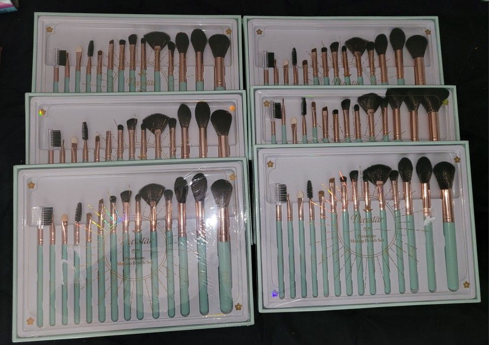 NEW**Daxstar Premium Makeup Brush set