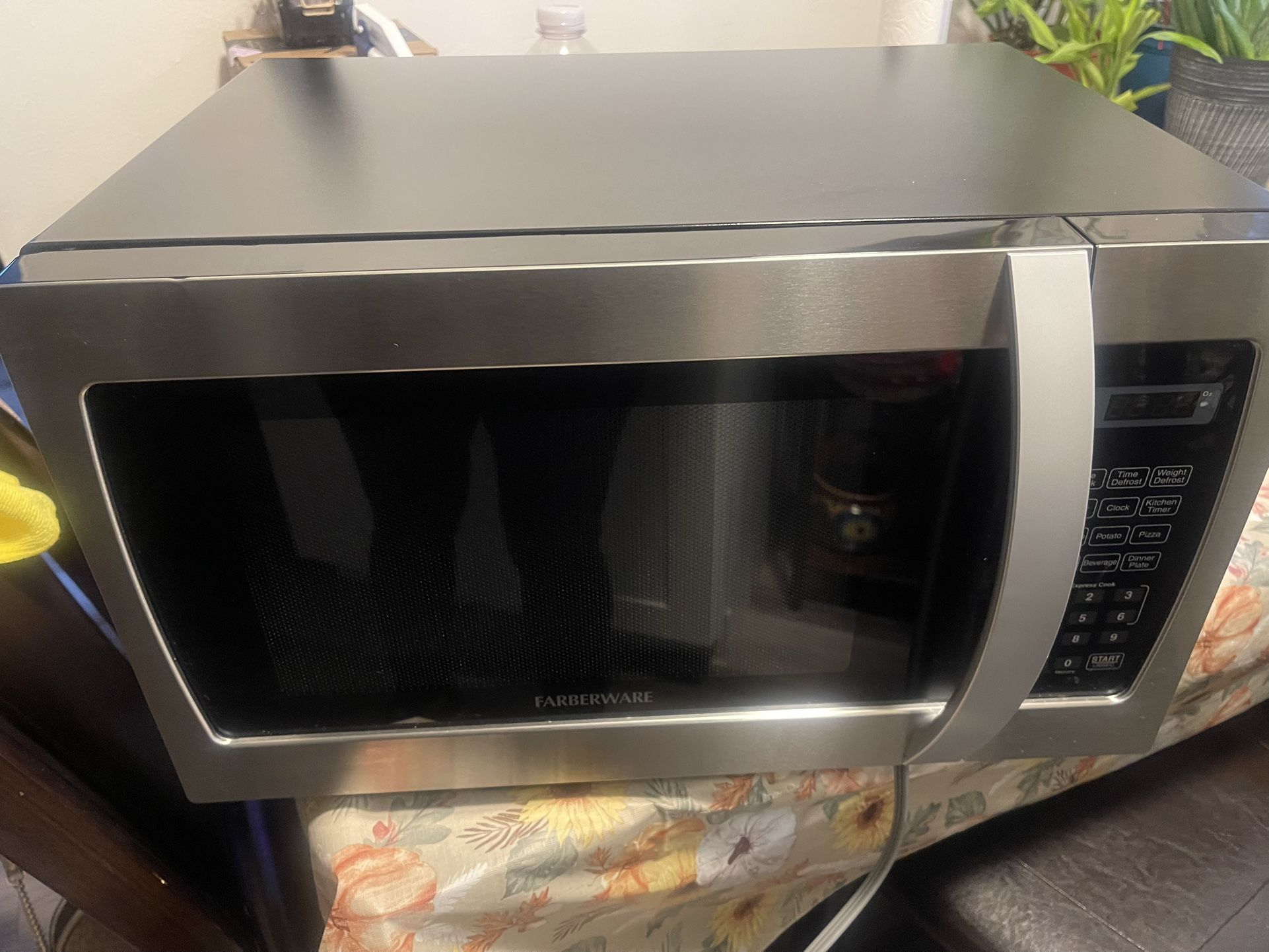 Grey/black Microwave 