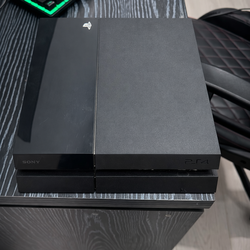 PlayStation 4 – Excellent Condition