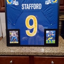 MATTHEW STAFFORD OF THE RAMS CUSTOM BRANDED AUTHENTIC FRAMED JERSEY.
