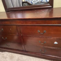 Free Dresser With mirror
