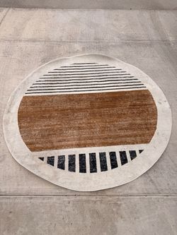 Round area rug