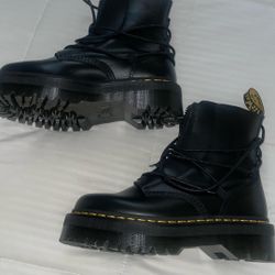 Doc, Martens, Coach, Uggs, Vince Camuto , Steve Madden Nike