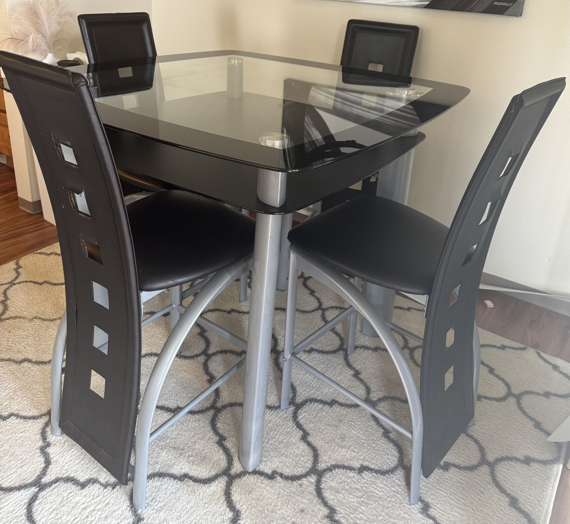 Dinning Table & Chairs