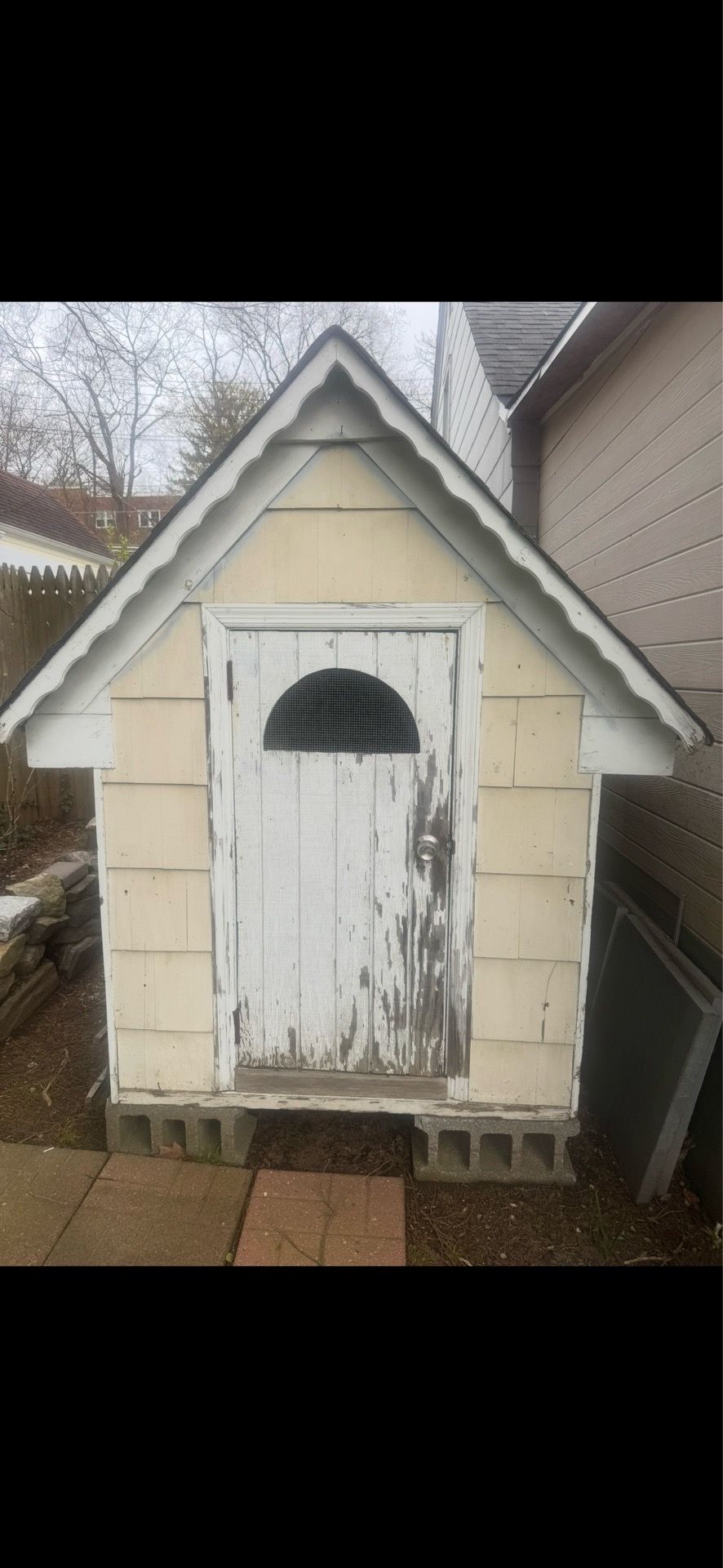 Dog of store house