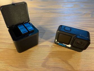 HERO10 Black Action Camera + Dual Battery Charging Case & Extra Batteries