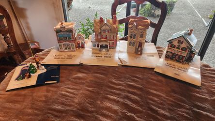 PRICE REDUCED, SEE DESCRIPTION. Department 56 Snow Village Bundle
