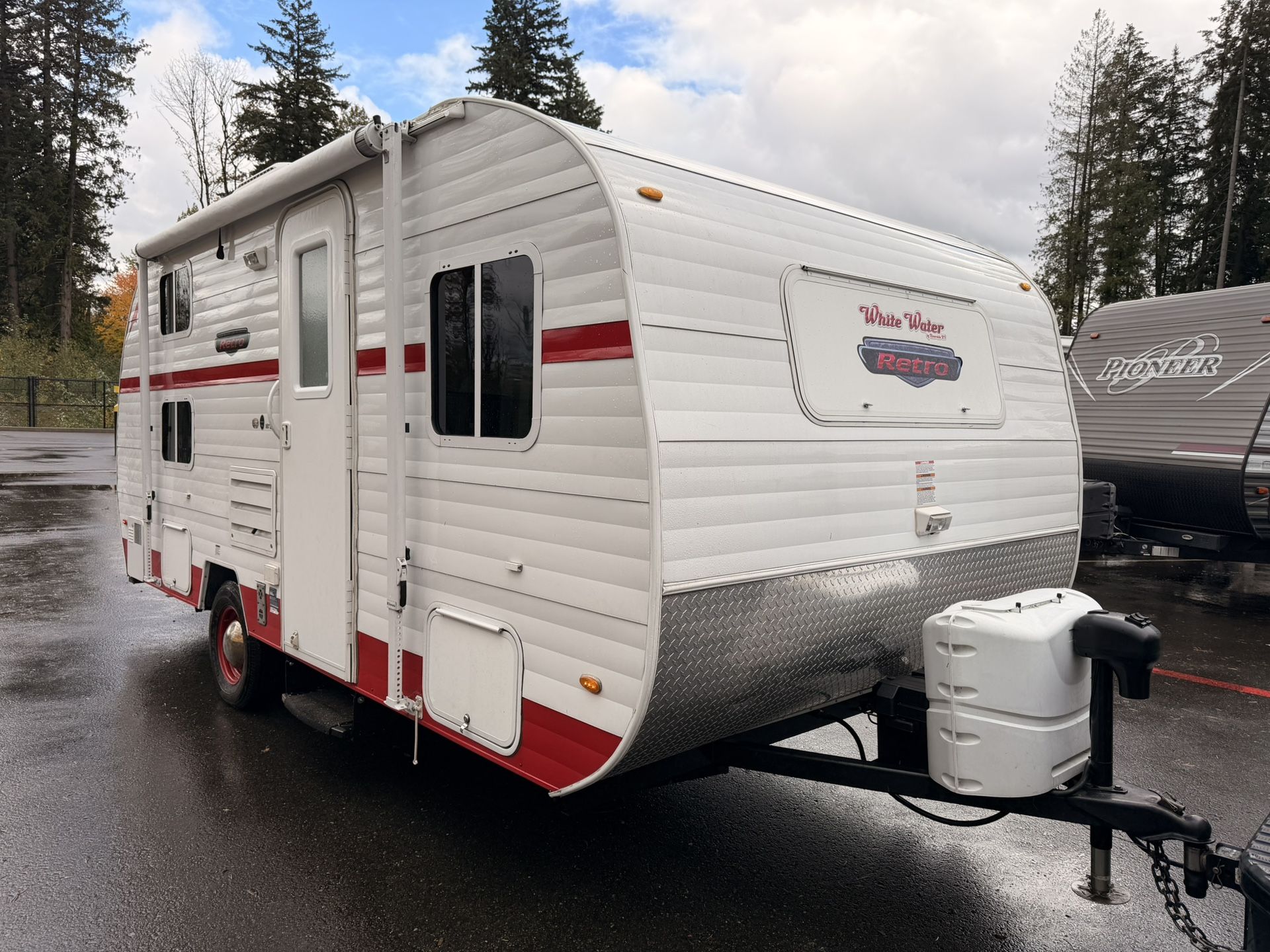 2016 Riverside White Water Retro 181B Must see!!!