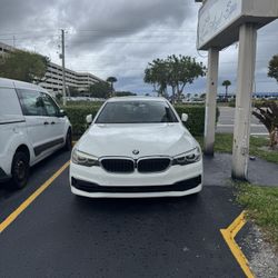 BMW 540i Sport Line - 2019 - White Color - Clean Title