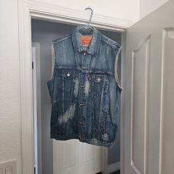 Levi Vest