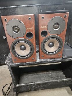 Bookshelf Speakers
