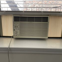 Window AC unit