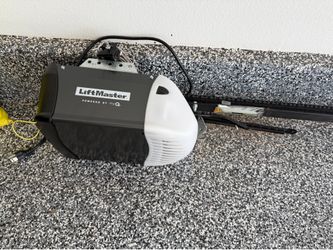 LiftMaster Garage Door Opener – Like New (1 Year Old)