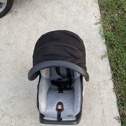 INFANT CAR SEAT BY CHICCO
